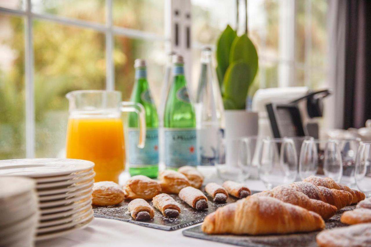 Pure Salt Garonda - Adults Only Hotel Playa de Palma  Exterior photo A continental breakfast